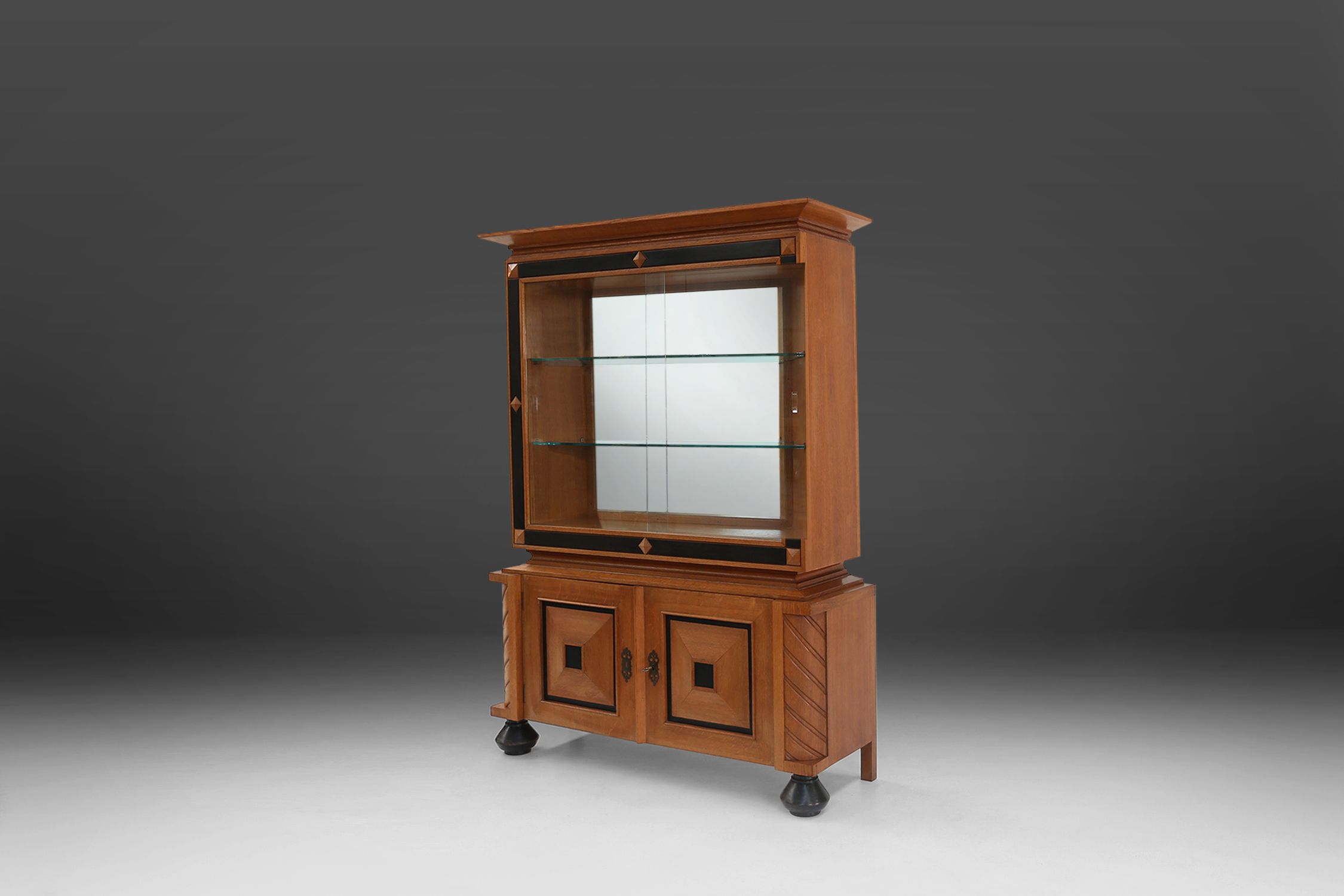 Late Art Deco Display Cabinet in Oak, Belgium 1940sthumbnail